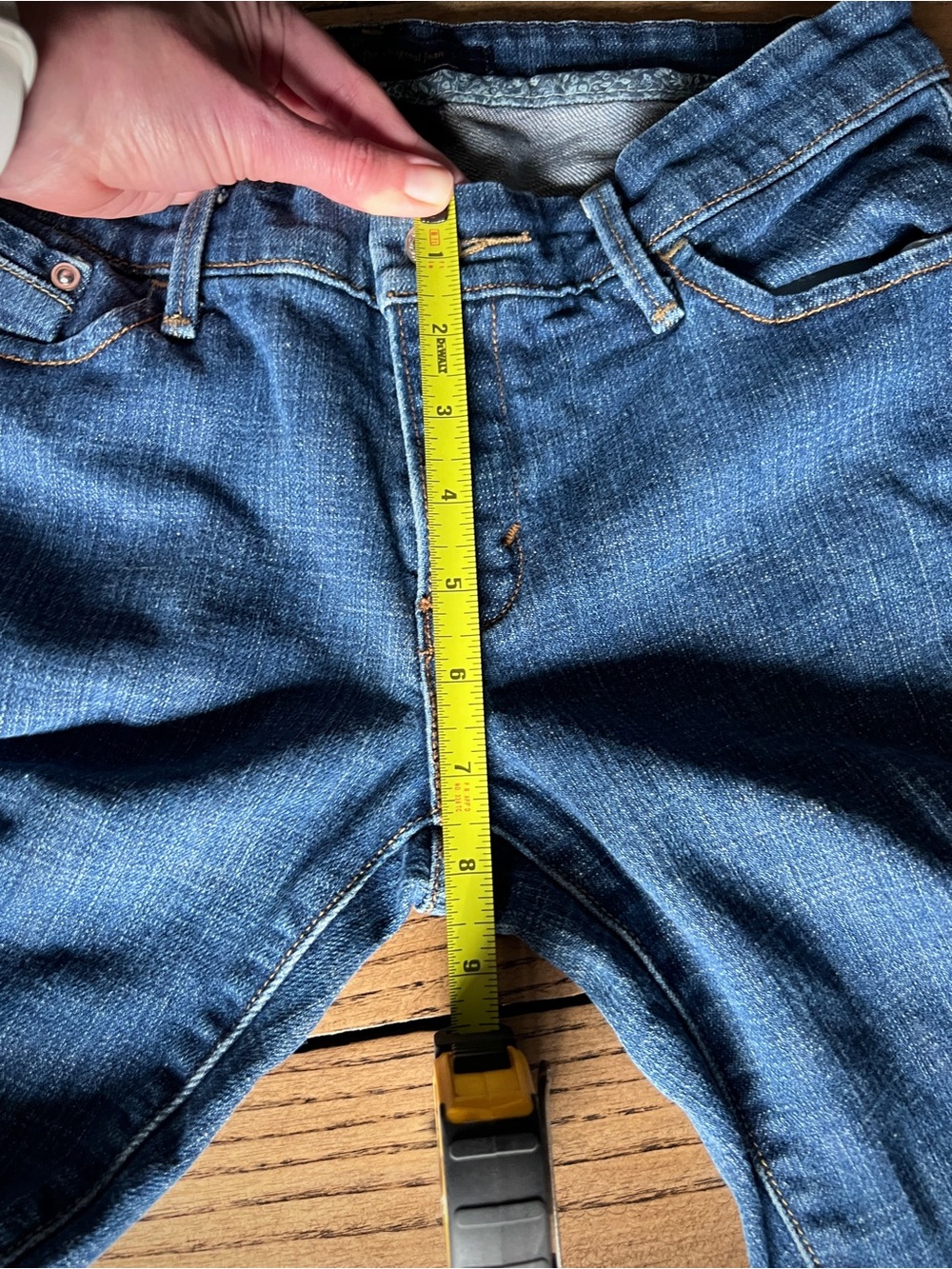 LEVI’s • 547 Platinum Flare Jeans 30” Waist Low Rise Y2K Medium Wash pocket flap - Picture 14 of 16
